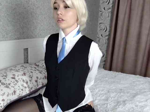Model: MillaLunaStiy