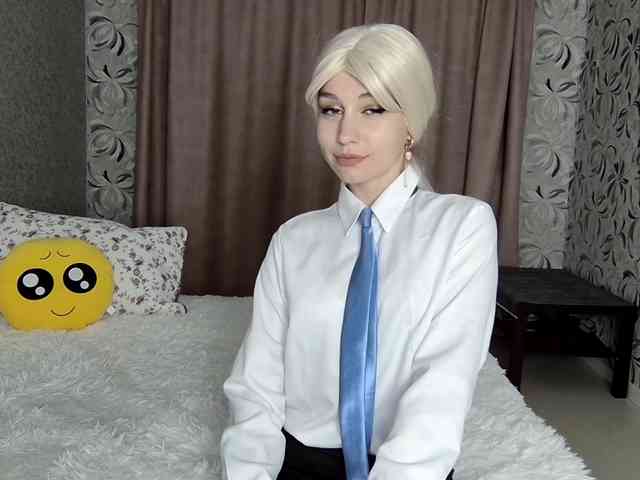 MillaLunaStiy webcam