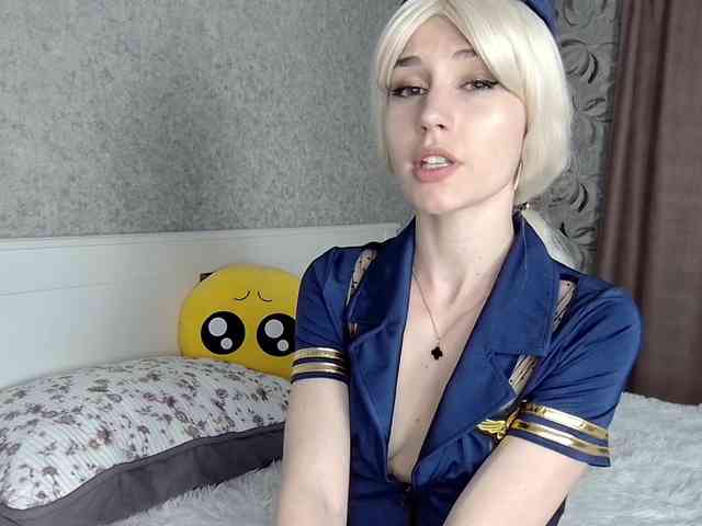MillaLunaStiy webcam