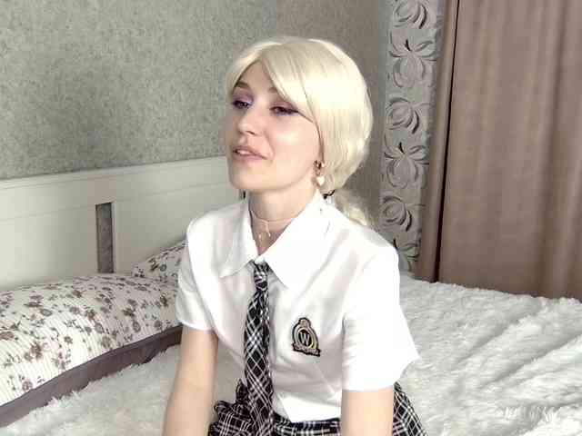 MillaLunaStiy webcam