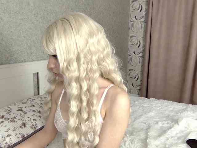 Model: MillaLunaStiy