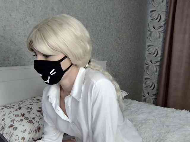 Model: MillaLunaStiy