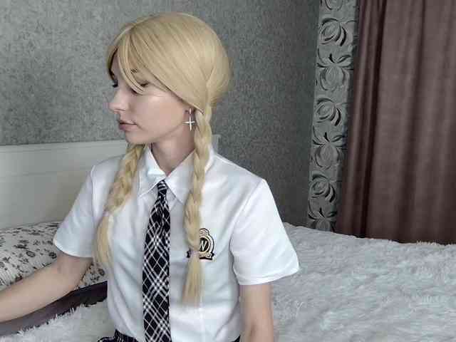 MillaLunaStiy webcam