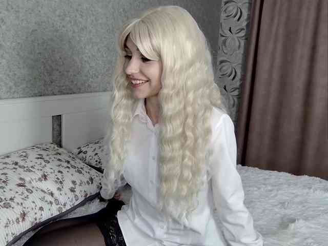 MillaLunaStiy webcam