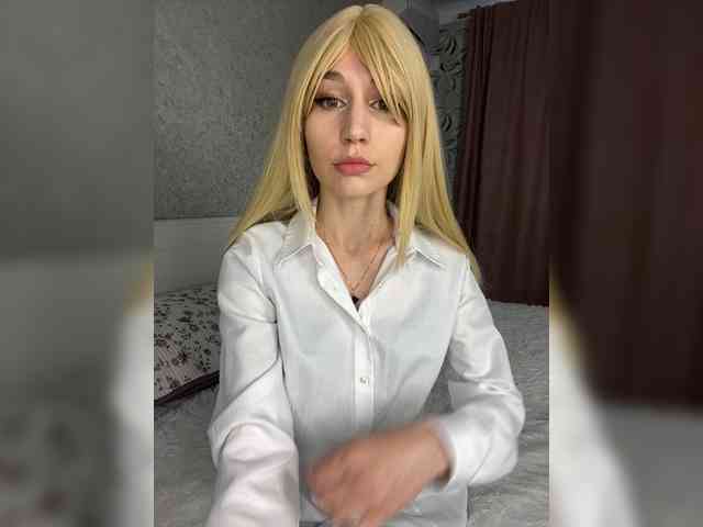 MillaLunaStiy webcam