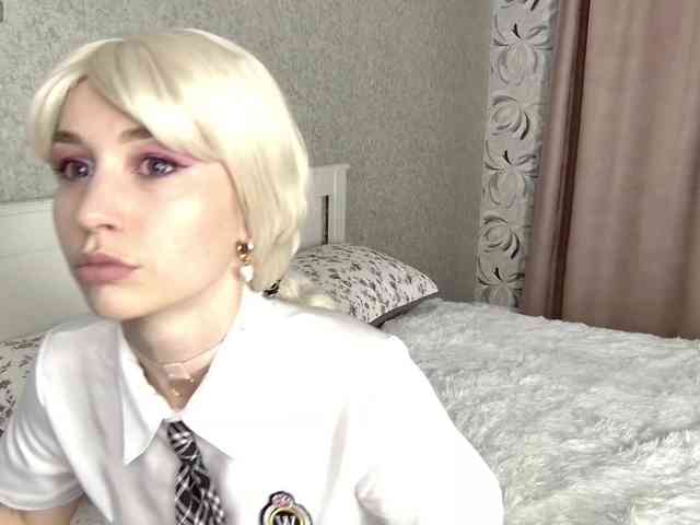 MillaLunaStiy webcam