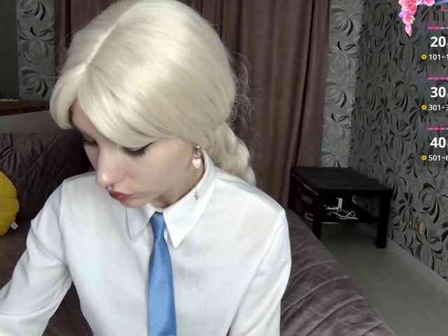 MillaLunaStiy webcam