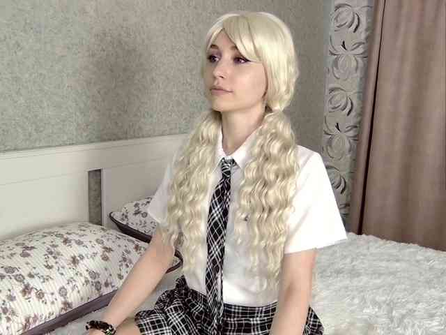 MillaLunaStiy webcam