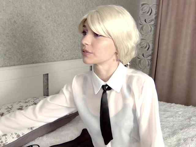 MillaLunaStiy webcam