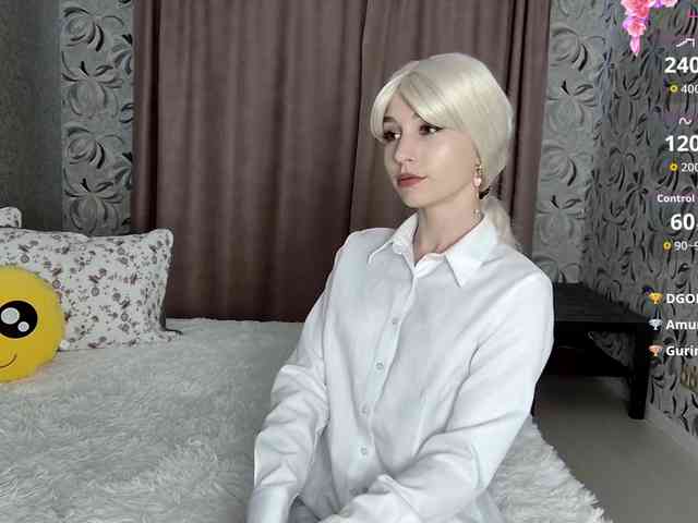 Model: MillaLunaStiy