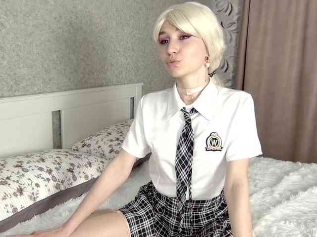 Model: MillaLunaStiy