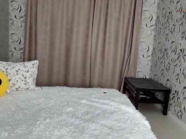 MillaLunaStiy webcam