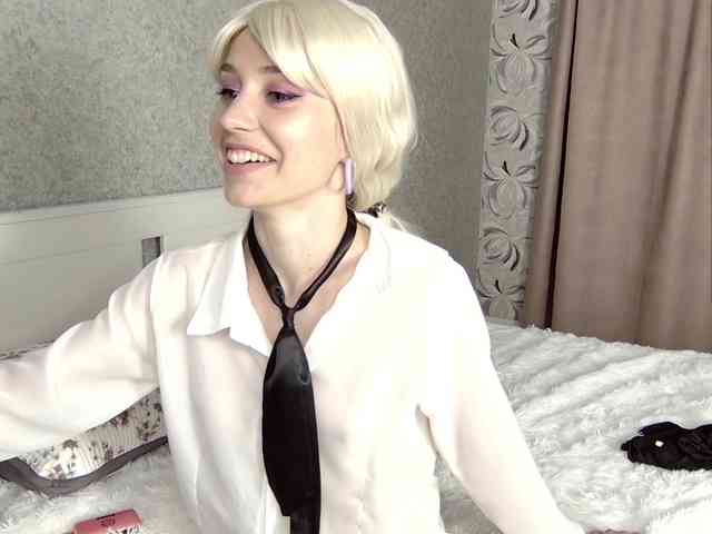 MillaLunaStiy webcam