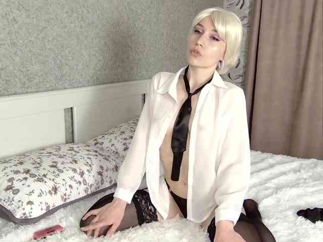 MillaLunaStiy webcam