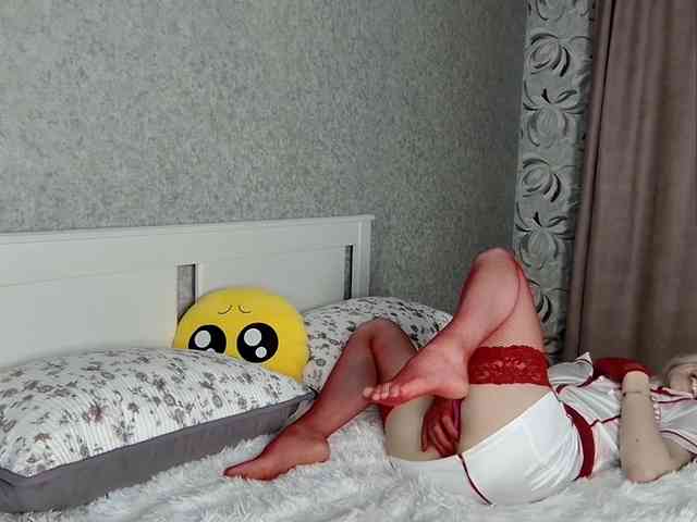 MillaLunaStiy webcam
