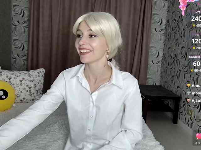 MillaLunaStiy webcam