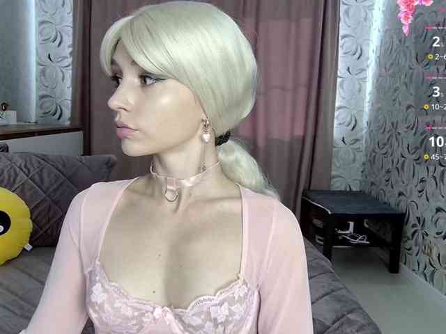 MillaLunaStiy webcam