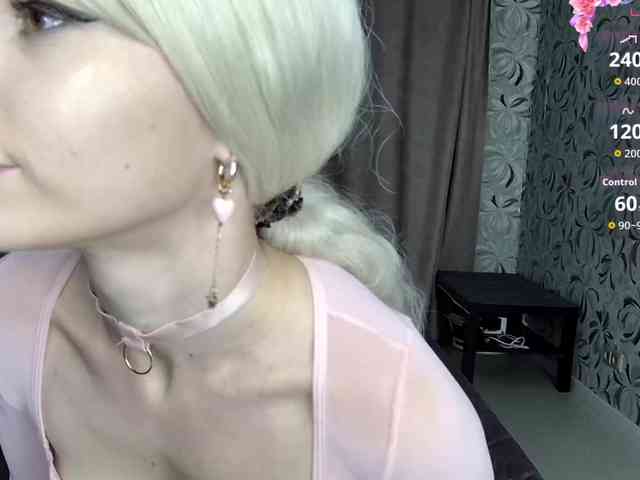MillaLunaStiy webcam