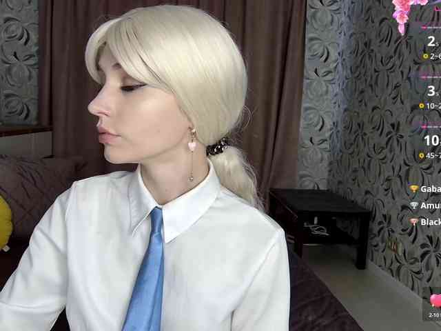 MillaLunaStiy webcam