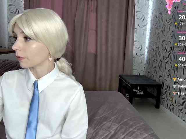 MillaLunaStiy webcam