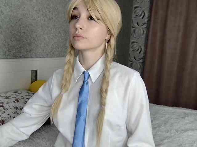 Model: MillaLunaStiy
