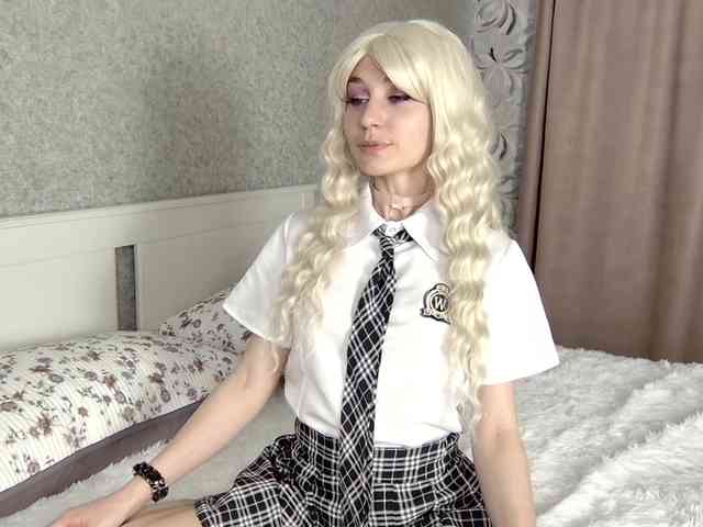 MillaLunaStiy webcam