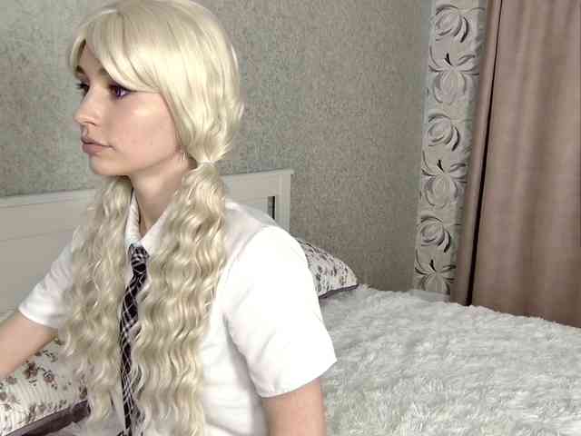 MillaLunaStiy webcam