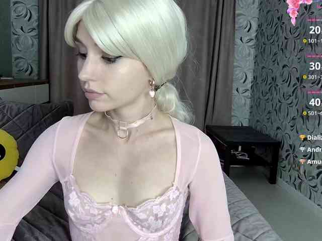 MillaLunaStiy webcam