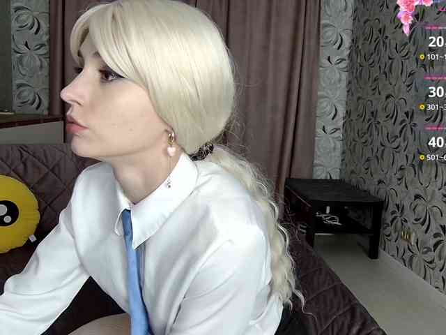 MillaLunaStiy webcam
