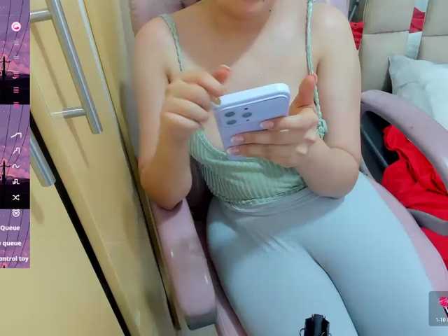 Luci-37, en directo ahora en BongaCams