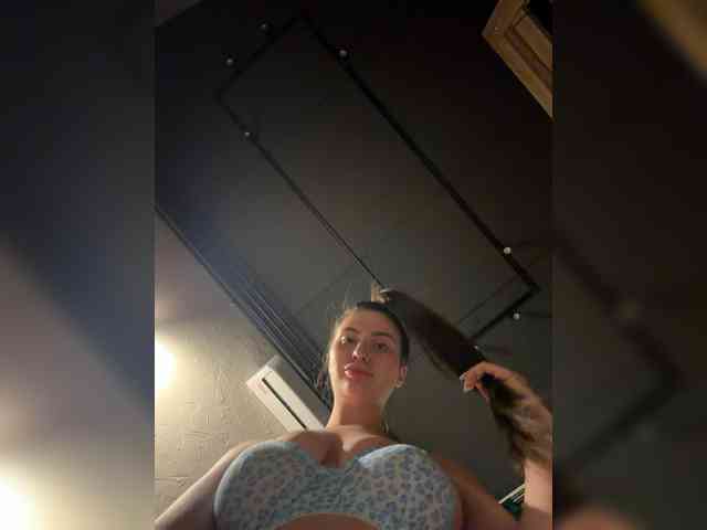 TinaTingle webcam