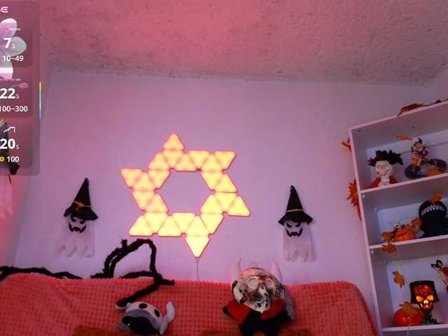 Tiny_Vixen live cam on BongaCams