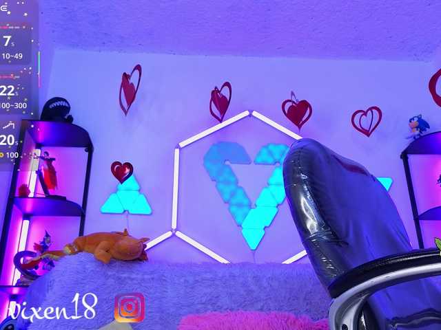 littlevixen live cam on BongaCams