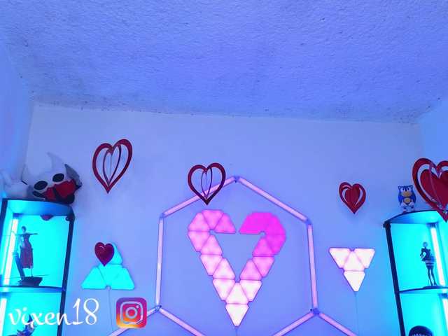 littlevixen live cam on BongaCams