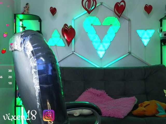 littlevixen live cam on BongaCams