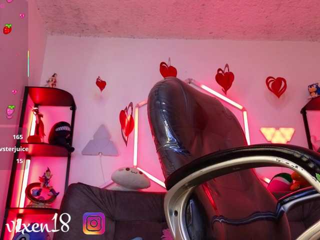 littlevixen live cam on BongaCams
