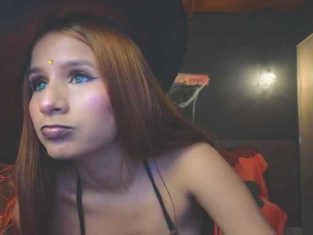 littlevixen live cam on BongaCams