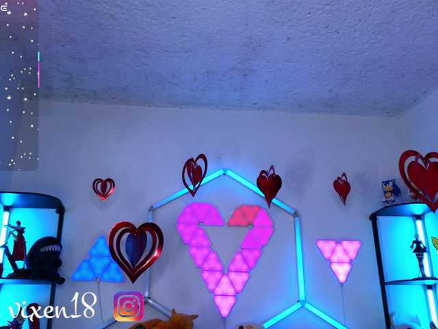 littlevixen live cam on BongaCams