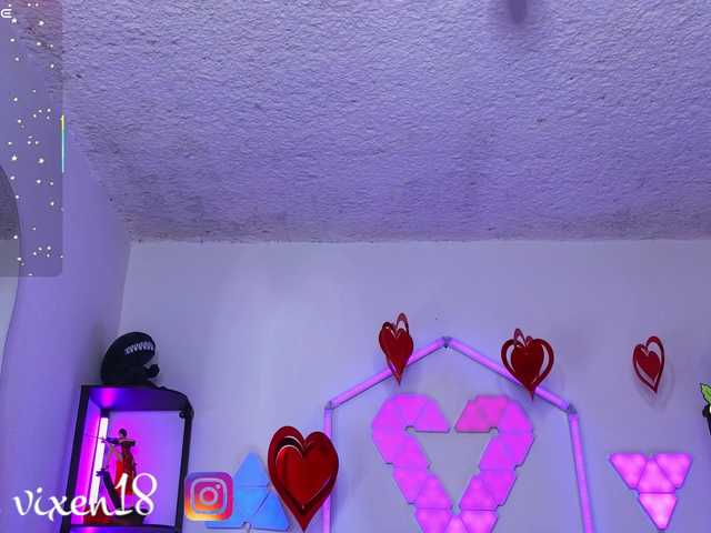 littlevixen live cam on BongaCams