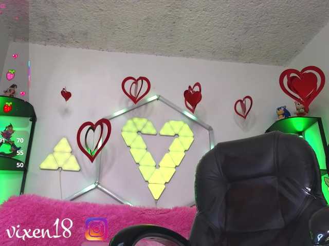 littlevixen live cam on BongaCams