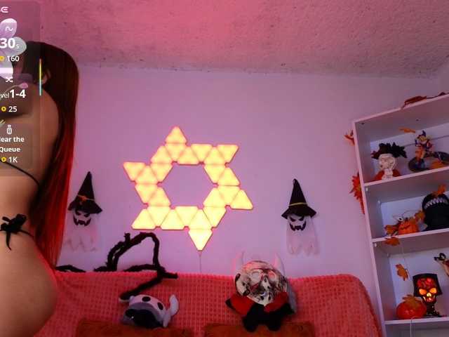 Tiny_Vixen live cam on BongaCams