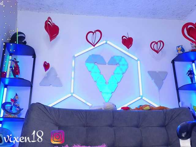littlevixen live cam on BongaCams
