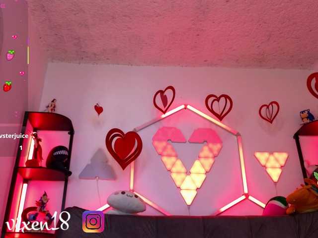 littlevixen live cam on BongaCams