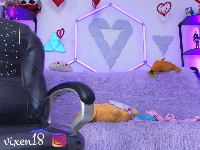 littlevixen live cam on BongaCams