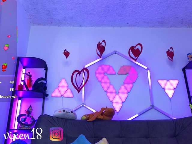 littlevixen live cam on BongaCams