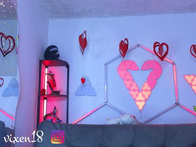 littlevixen live cam on BongaCams