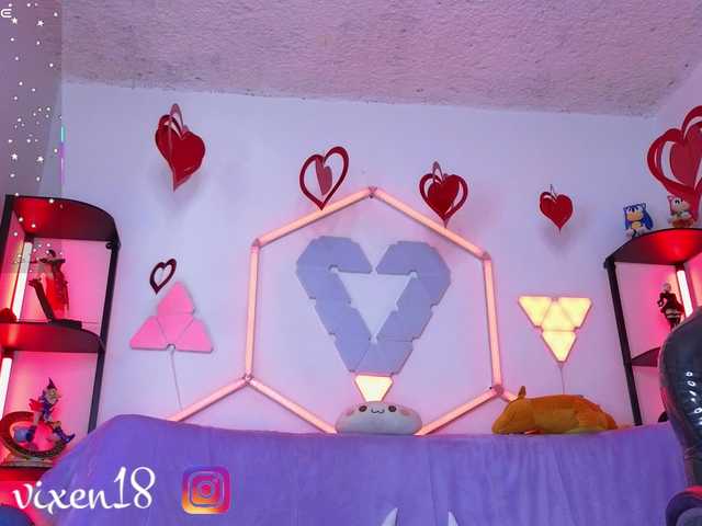 littlevixen live cam on BongaCams