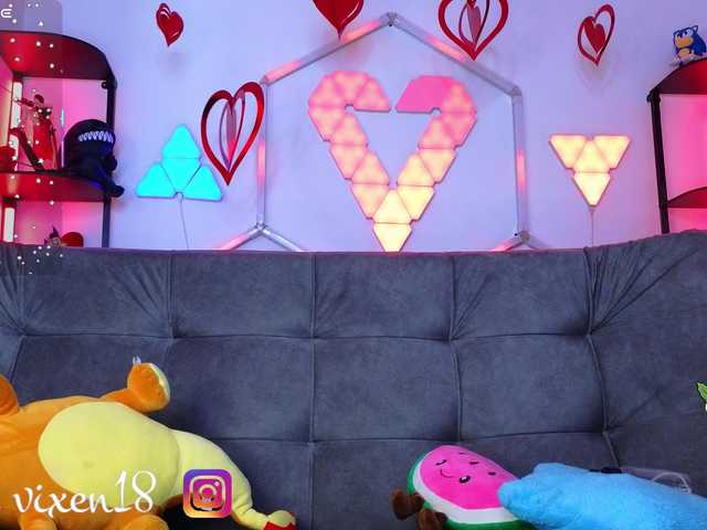 littlevixen live cam on BongaCams