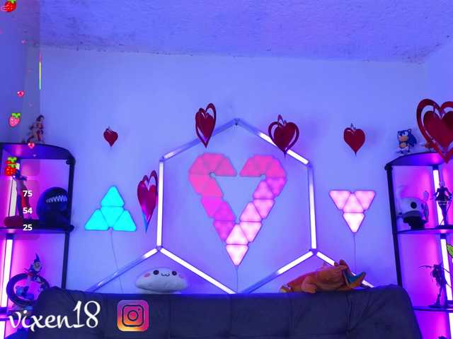 littlevixen live cam on BongaCams