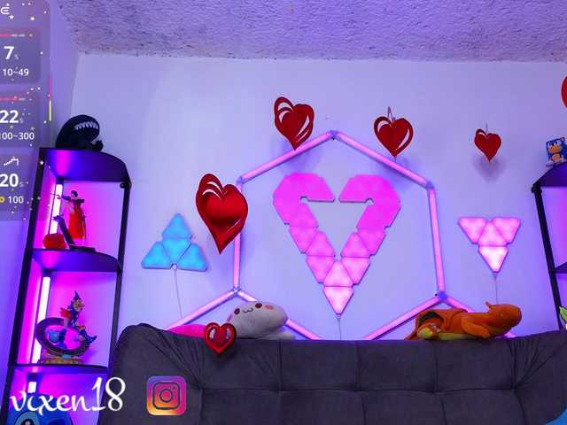 littlevixen live cam on BongaCams